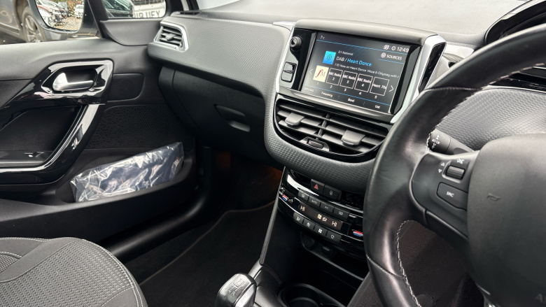 Peugeot 208 1.2 PureTech 82 Tech Edition 5dr [Start Stop] Petrol Hatchback